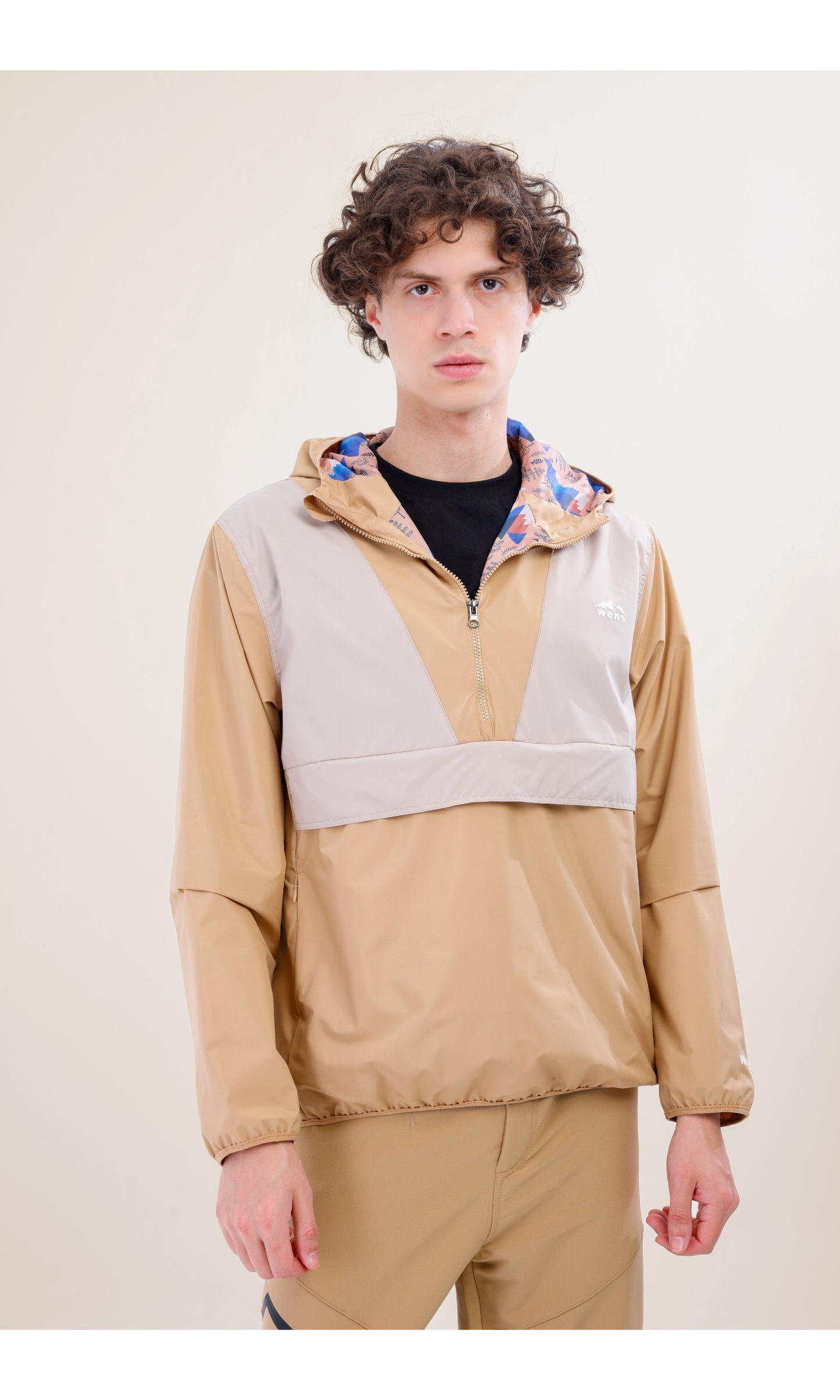 Flow Flex Ultra Hafif Su Geçirmez Hoodie – Bej/Krem (Kum Tepeleri), Çantaya Dönüşen Tasarım