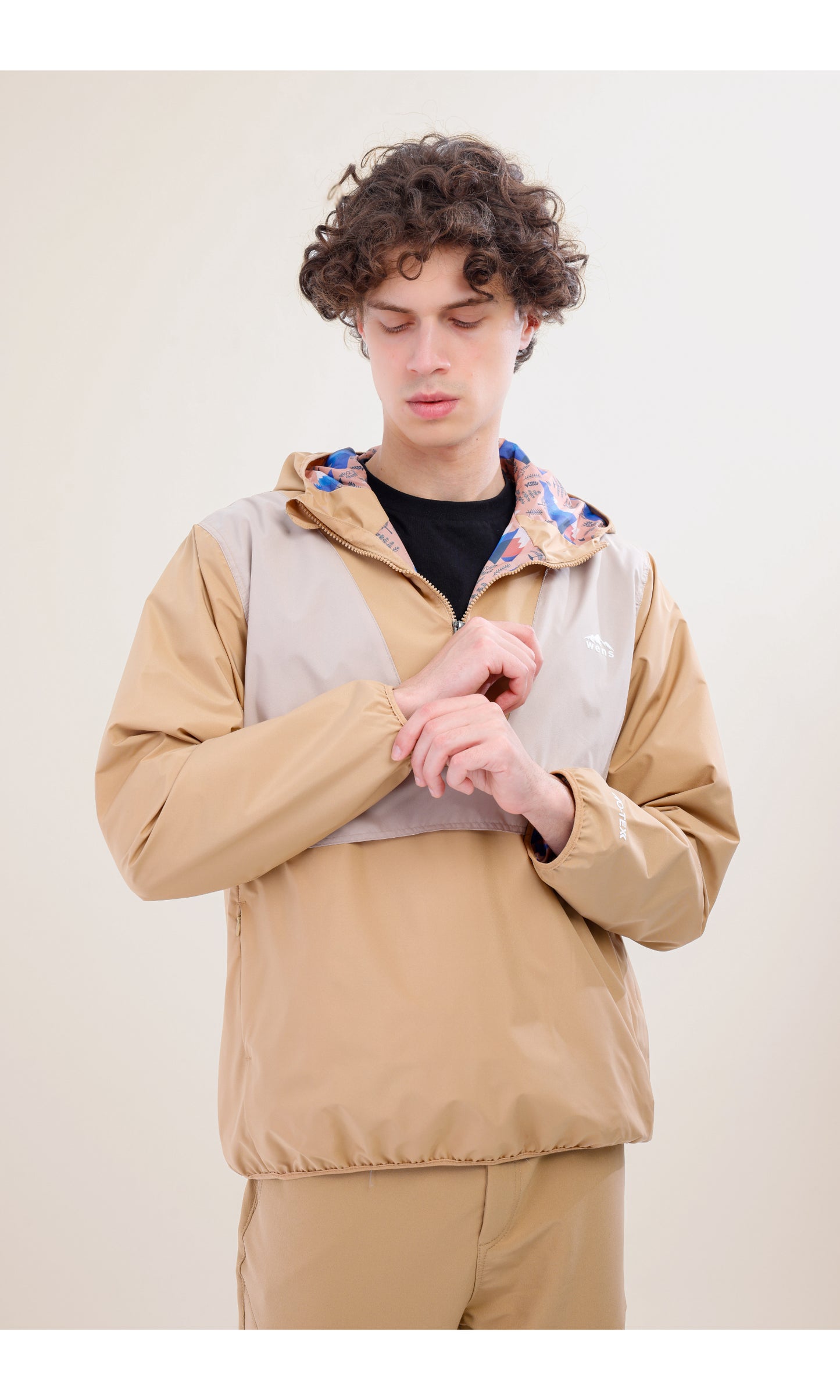 Flow Flex Ultra Hafif Su Geçirmez Hoodie – Bej/Krem (Kum Tepeleri), Çantaya Dönüşen Tasarım