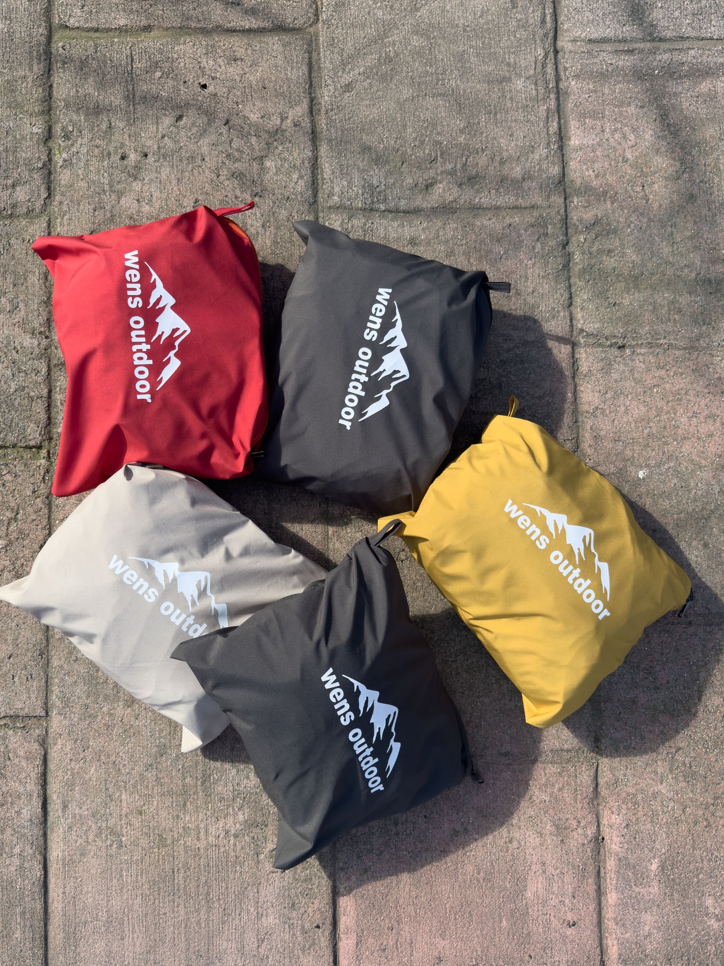 Flow Flex Ultra Hafif Su Geçirmez Hoodie – Sarı/Hardal (Gün Işığı İkilisi), Çantaya Dönüşen Tasarım