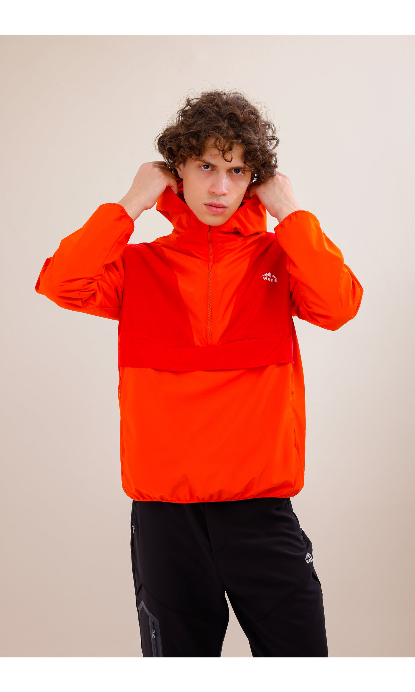 Flow Flex Ultra Hafif Su Geçirmez Hoodie– Kırmızı/Turuncu (Gün Batımı İkilisi), Çantaya Dönüşen Tasarım.