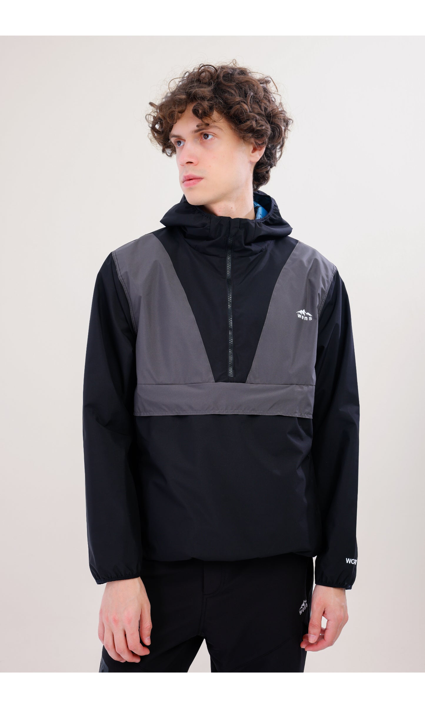 Flow Flex Ultra Hafif Su Geçirmez Hoodie – Siyah/Gri (Gece ve Duman), Çantaya Dönüşen Tasarım