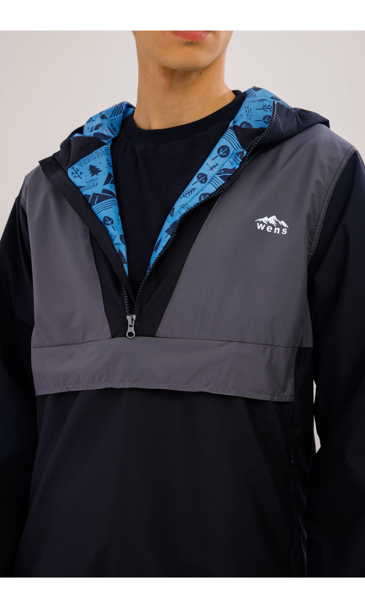 Flow Flex Ultra Hafif Su Geçirmez Hoodie – Siyah/Gri (Gece ve Duman), Çantaya Dönüşen Tasarım
