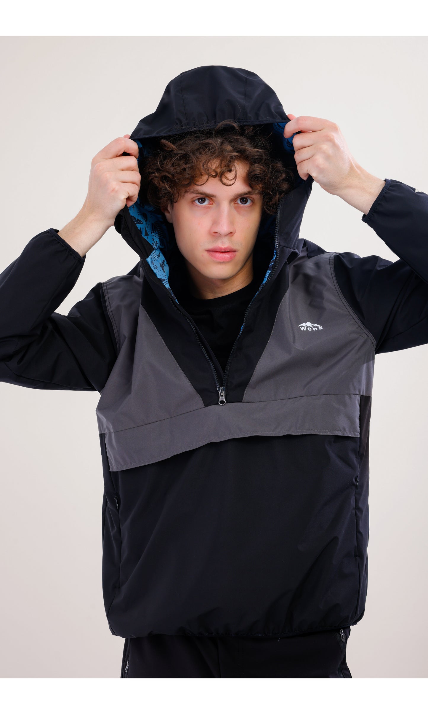 Flow Flex Ultra Hafif Su Geçirmez Hoodie – Siyah/Gri (Gece ve Duman), Çantaya Dönüşen Tasarım
